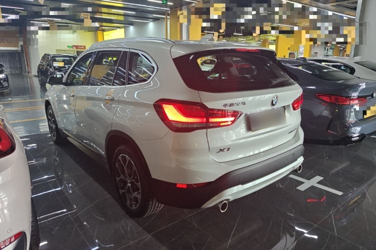 BMW X1 2021 — фото 4