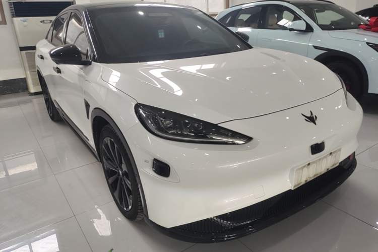 Arcfox Alpha S 2022 — 3