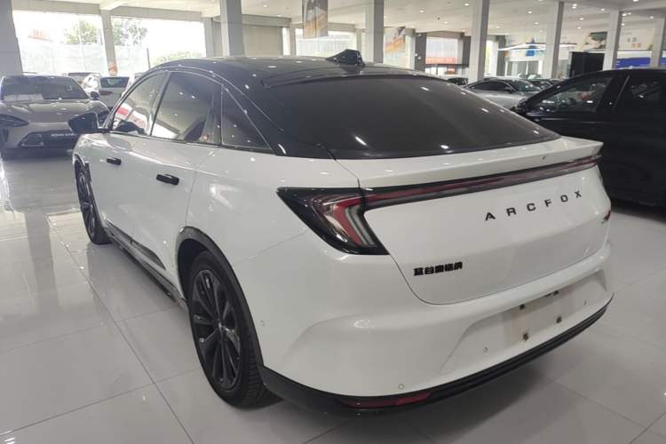 Arcfox Alpha S 2022 — 4