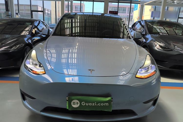 Tesla Model Y 2022 — 2