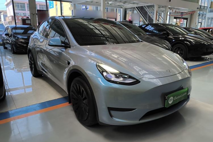 Tesla Model Y 2022 — 3
