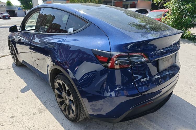Tesla Model Y 2021 — 4
