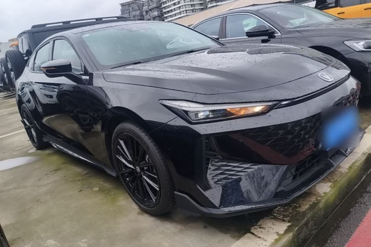 ChangAn UNI-V 2024 — 3