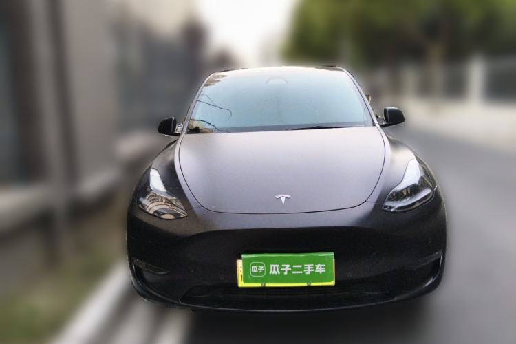 Tesla Model Y 2023 — 2