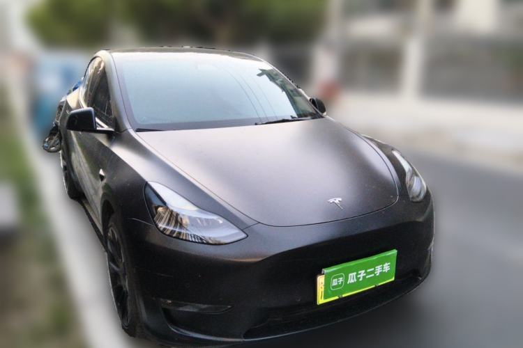 Tesla Model Y 2023 — 3