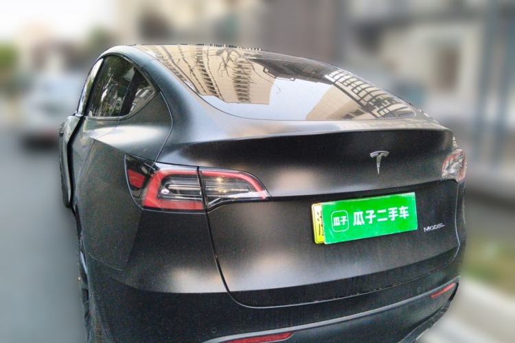 Tesla Model Y 2023 — 4