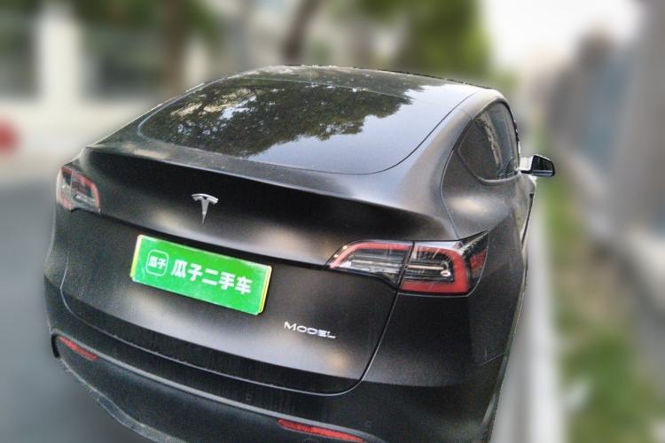 Tesla Model Y 2023 — 5