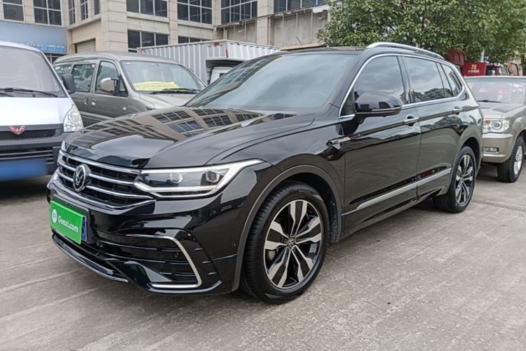 Volkswagen Tiguan L 2022 — фото 1