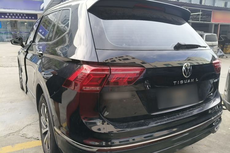 Volkswagen Tiguan L 2023 — фото 4