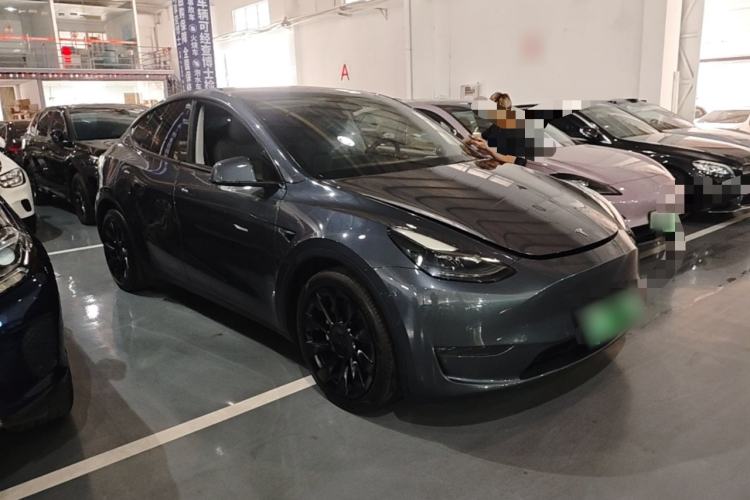 Tesla Model Y 2021 — 3