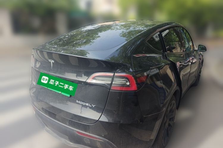 Tesla Model Y 2021 — 4