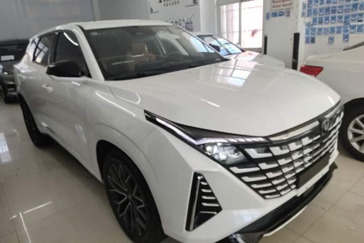 ChangAn UNI-Z 2025 — 3
