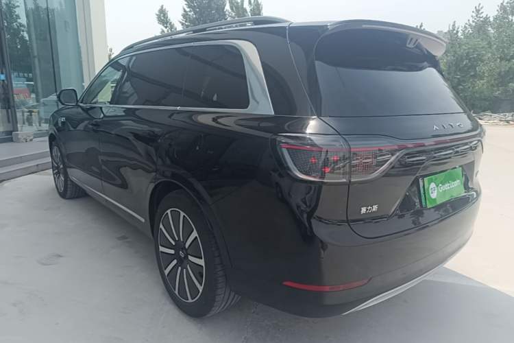AITO M9 2025 — 4