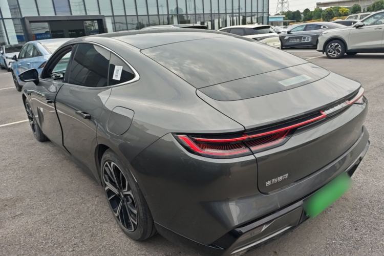 Geely Galaxy E8 2025 — 4