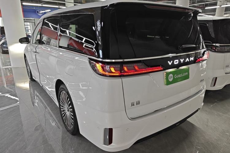 Voyah Dream 2025 — 4