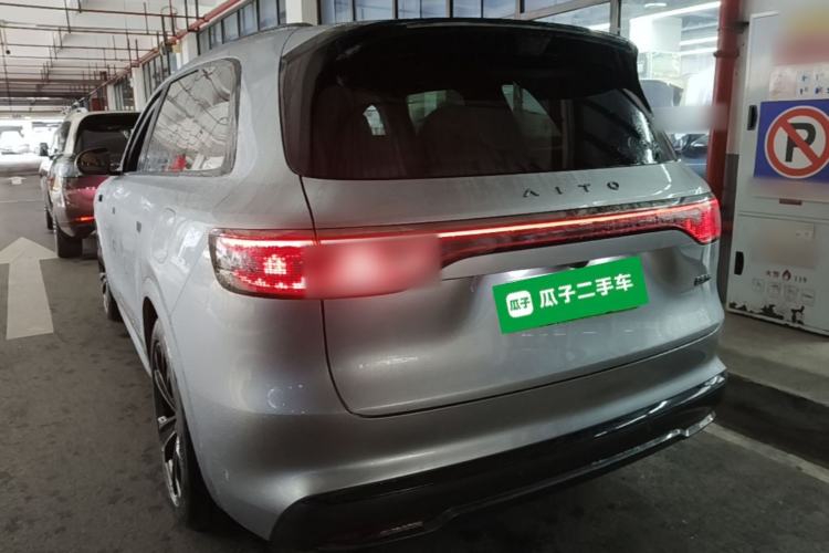 AITO M8 2025 — 4
