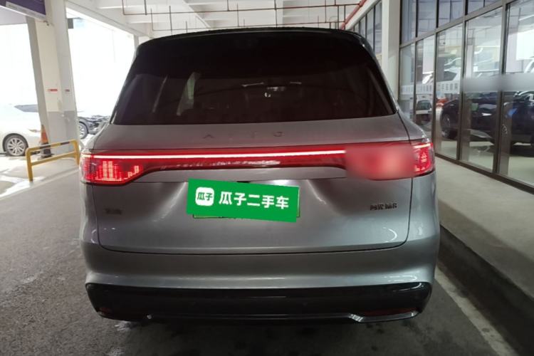 AITO M8 2025 — 5