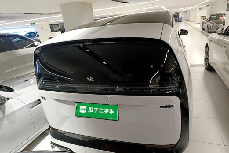 Li Auto MEGA 2025 — 5