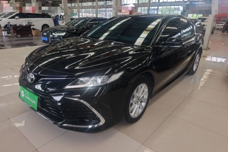 Toyota Camry 2023 — фото 1