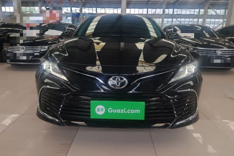 Toyota Camry 2023 — фото 2