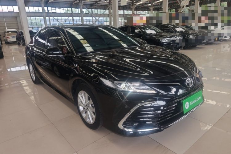 Toyota Camry 2023 — фото 3