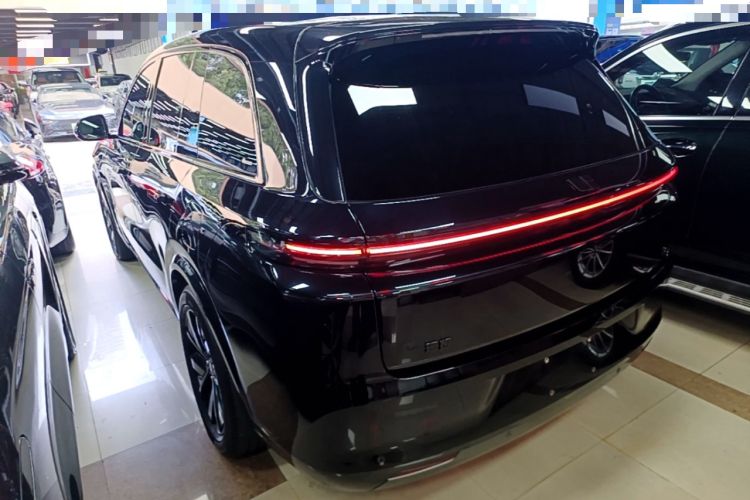 Li Auto L8 2023 — 4