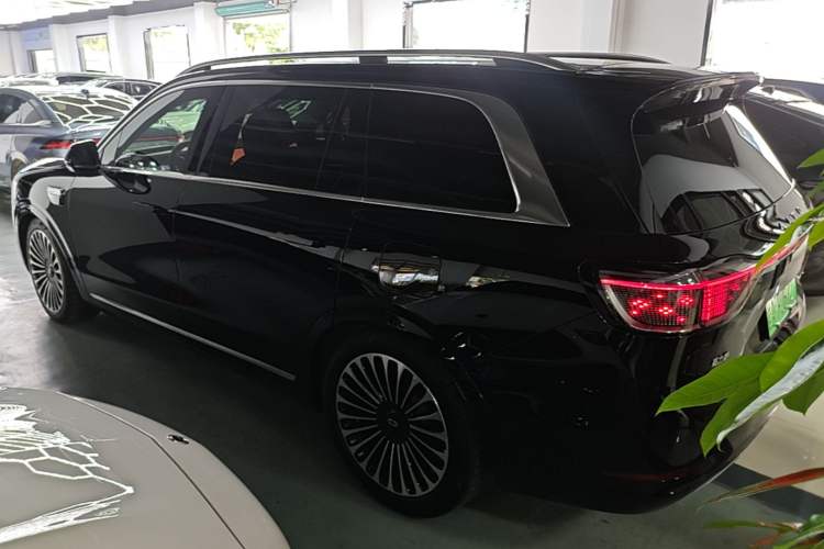 AITO M9 2025 — 4