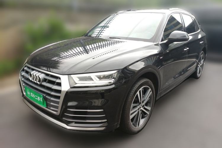 Audi Q5L 2020 — фото 1