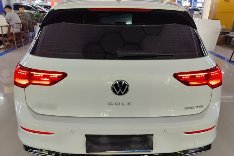 Volkswagen Golf 2024 — 5