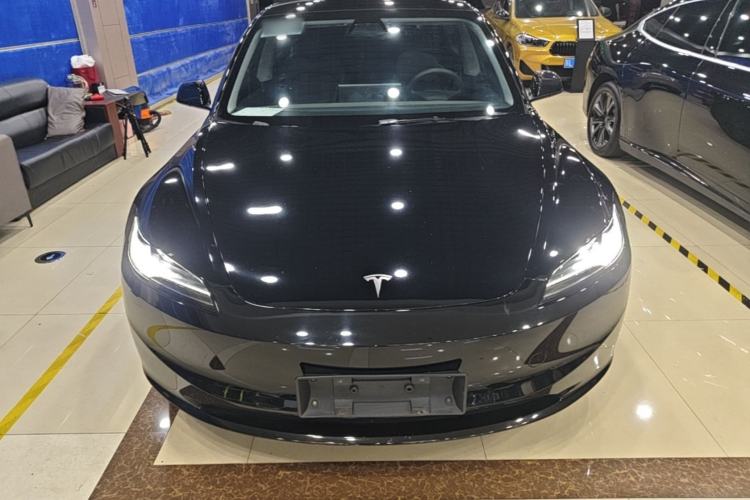 Tesla Model 3 2023 — 2