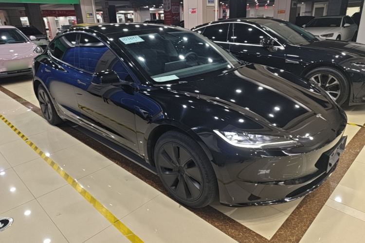 Tesla Model 3 2023 — 3