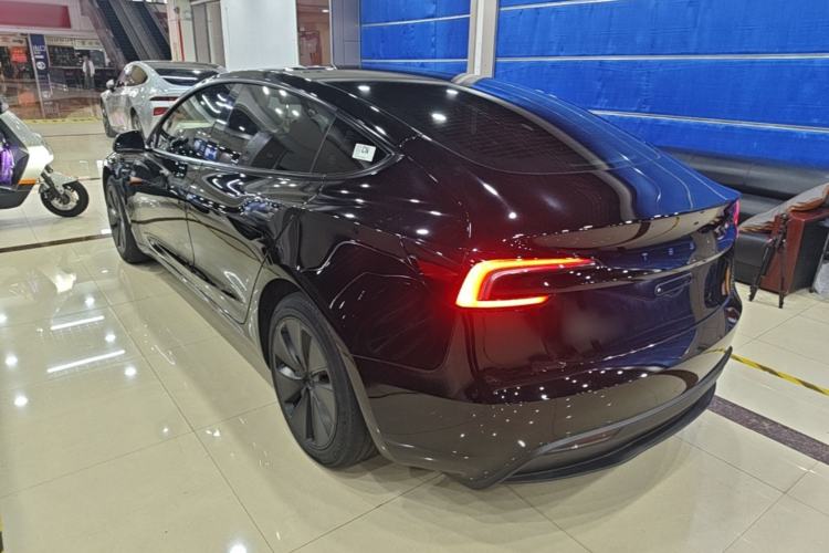 Tesla Model 3 2023 — 4