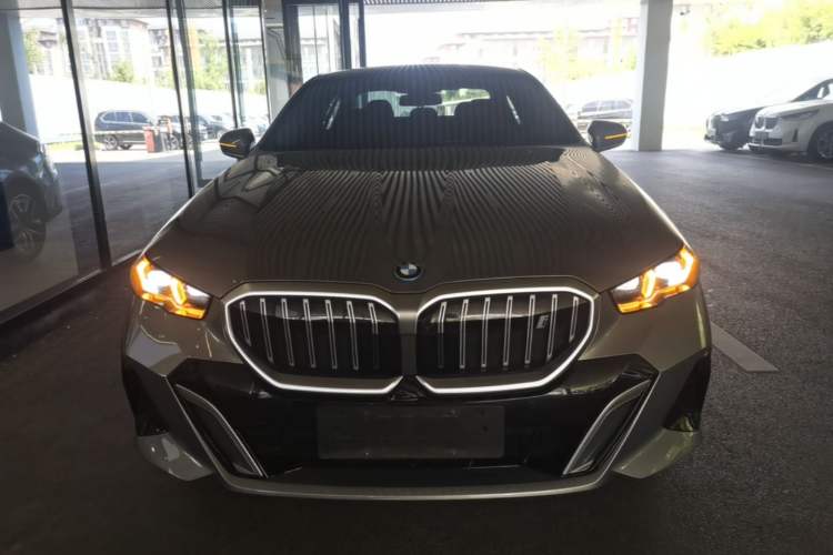 BMW i5 2024 — 2