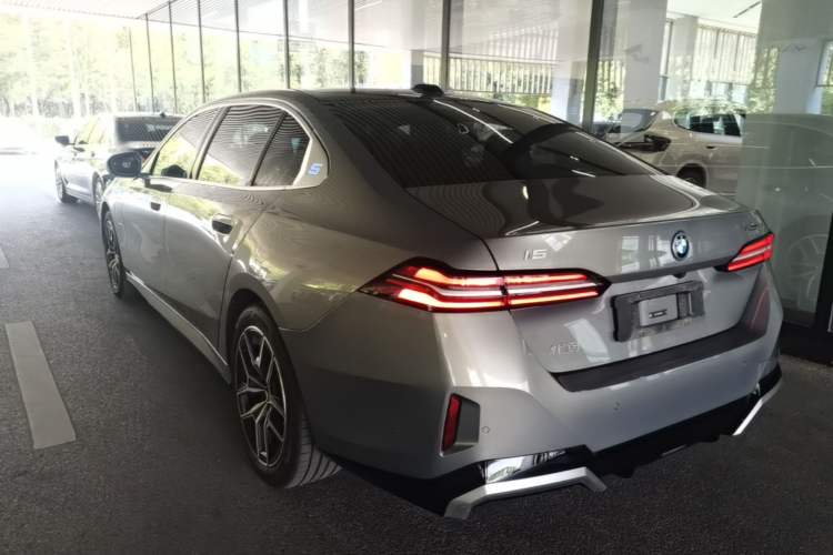 BMW i5 2024 — 4