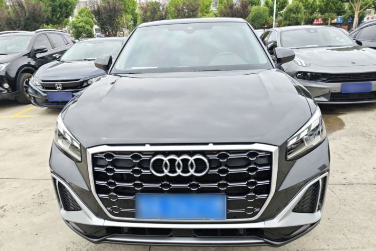 Audi Q2L 2022 — 2
