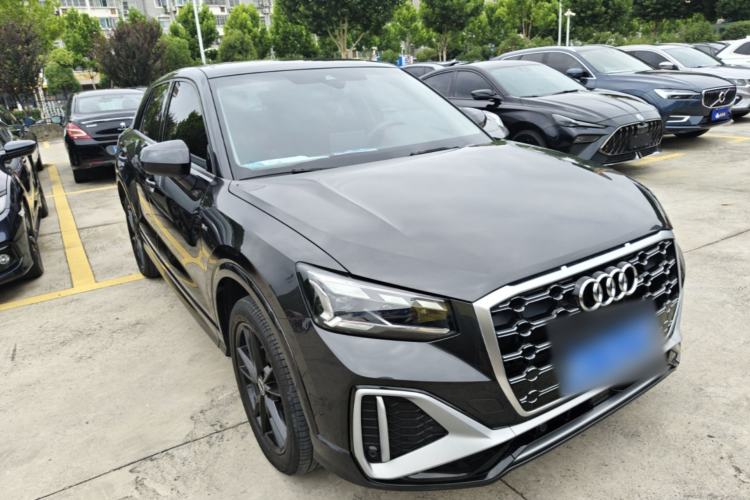 Audi Q2L 2022 — 3