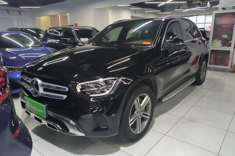 Mercedes-Benz GLC 260 L 2020 — фото 1