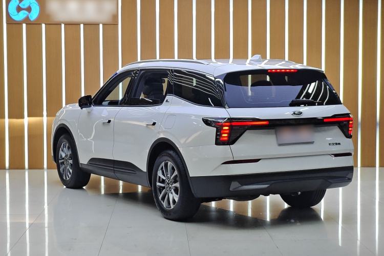 Ford Edge 2023 — 3