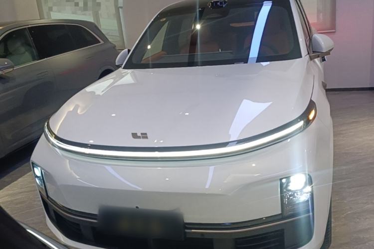 Li Auto L9 2025 — 2