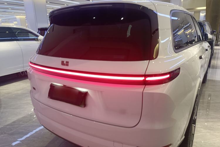 Li Auto L9 2025 — 5