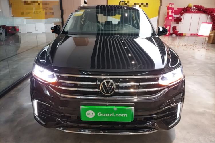Volkswagen Tiguan L 2023 — 2