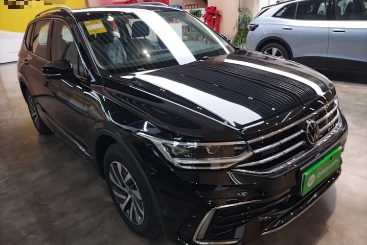 Volkswagen Tiguan L 2023 — 3