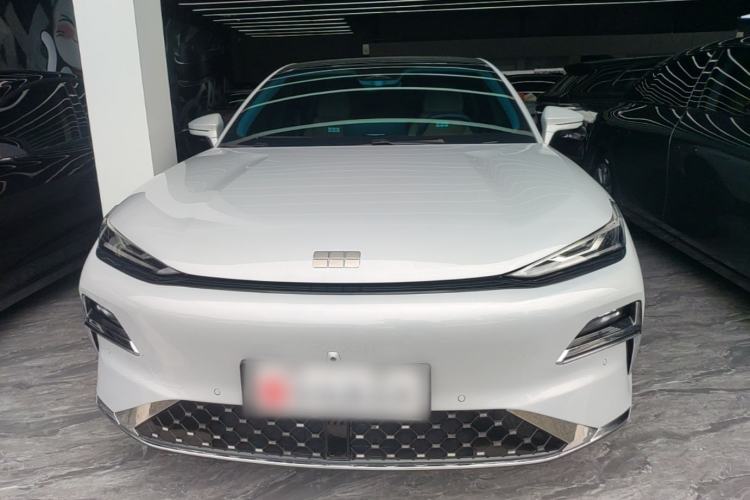 Geely Galaxy 8 2025 — 2
