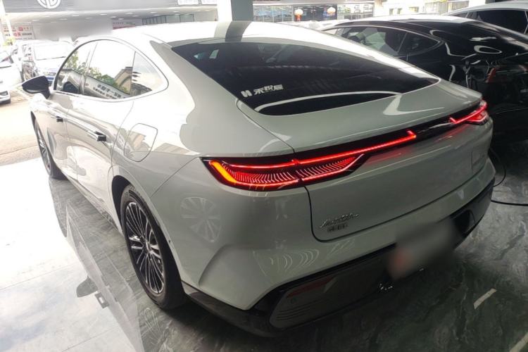 Geely Galaxy 8 2025 — 4