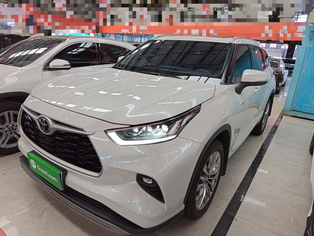 Toyota Highlander 2024 — фото 1