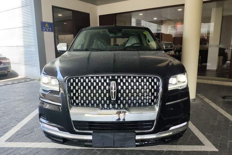Lincoln Navigator 2024 — 2