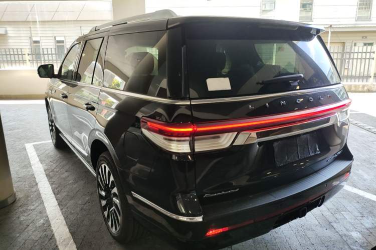 Lincoln Navigator 2024 — 4