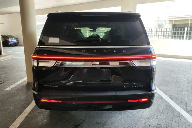 Lincoln Navigator 2024 — 5