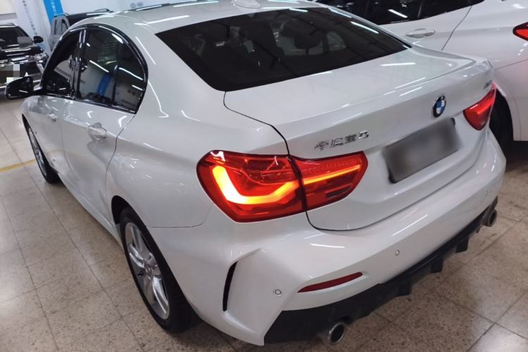 BMW 120i 2020 — фото 4