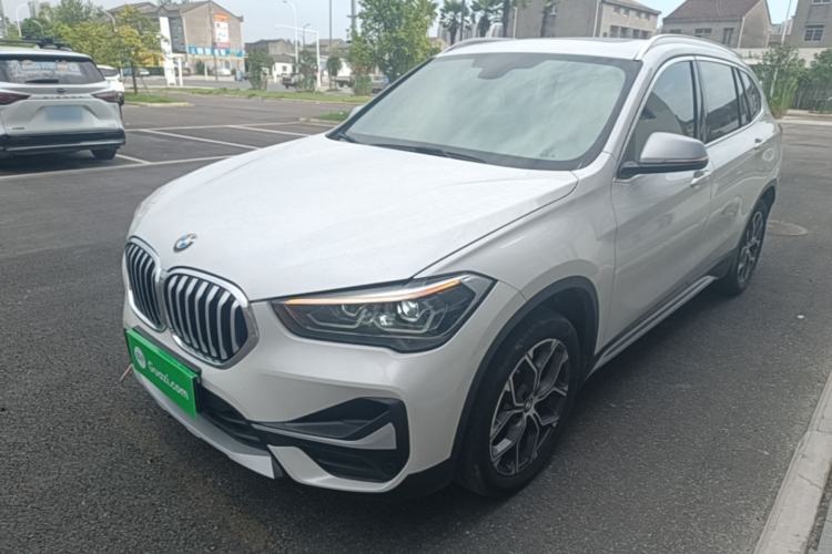 BMW X1 2021 — фото 1